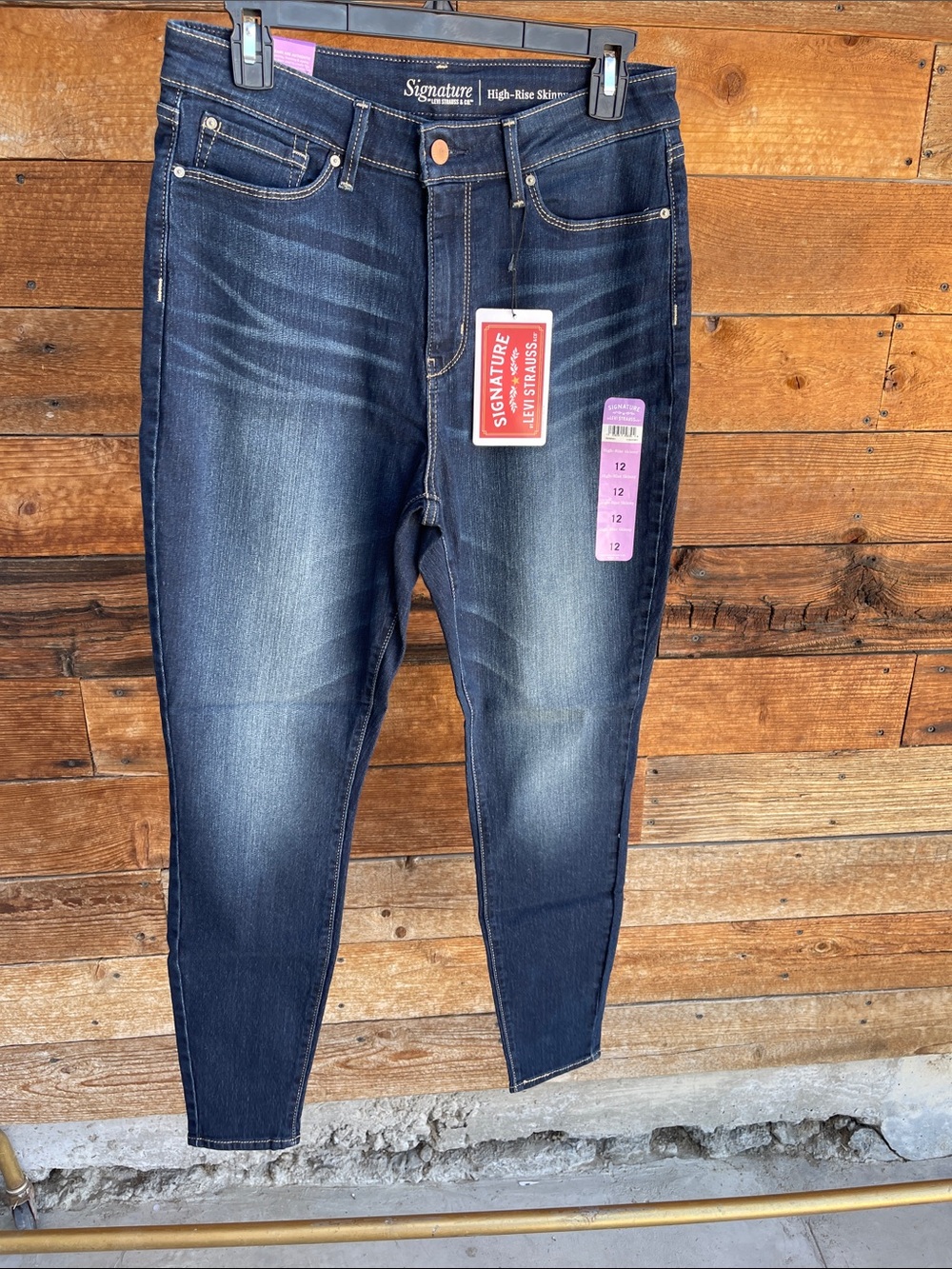 Signature Women’s Skinny Jeans in Dark Wash Blue